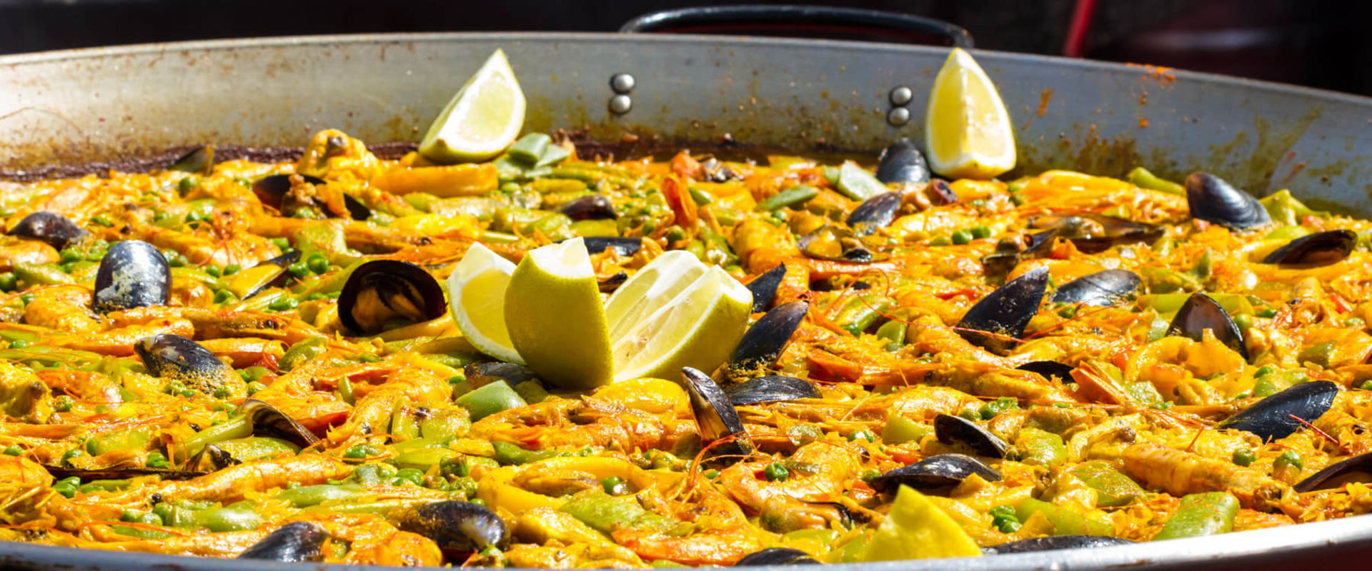 Exploring the Delicious World of Paella