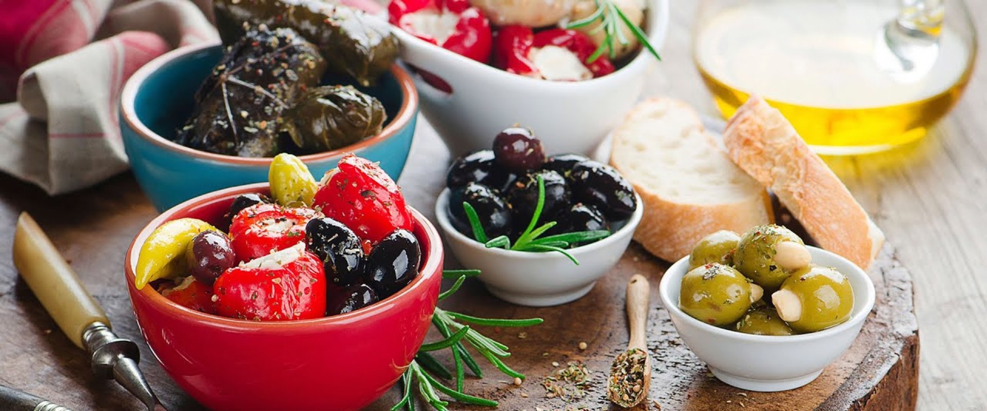 The Wonders of Olive Oil: Unlocking the Secrets of Authentic Mediterranean Cuisine