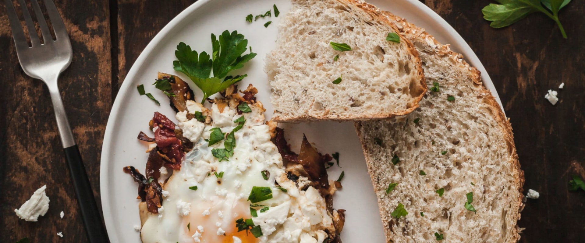 What is a typical mediterranean breakfast?
